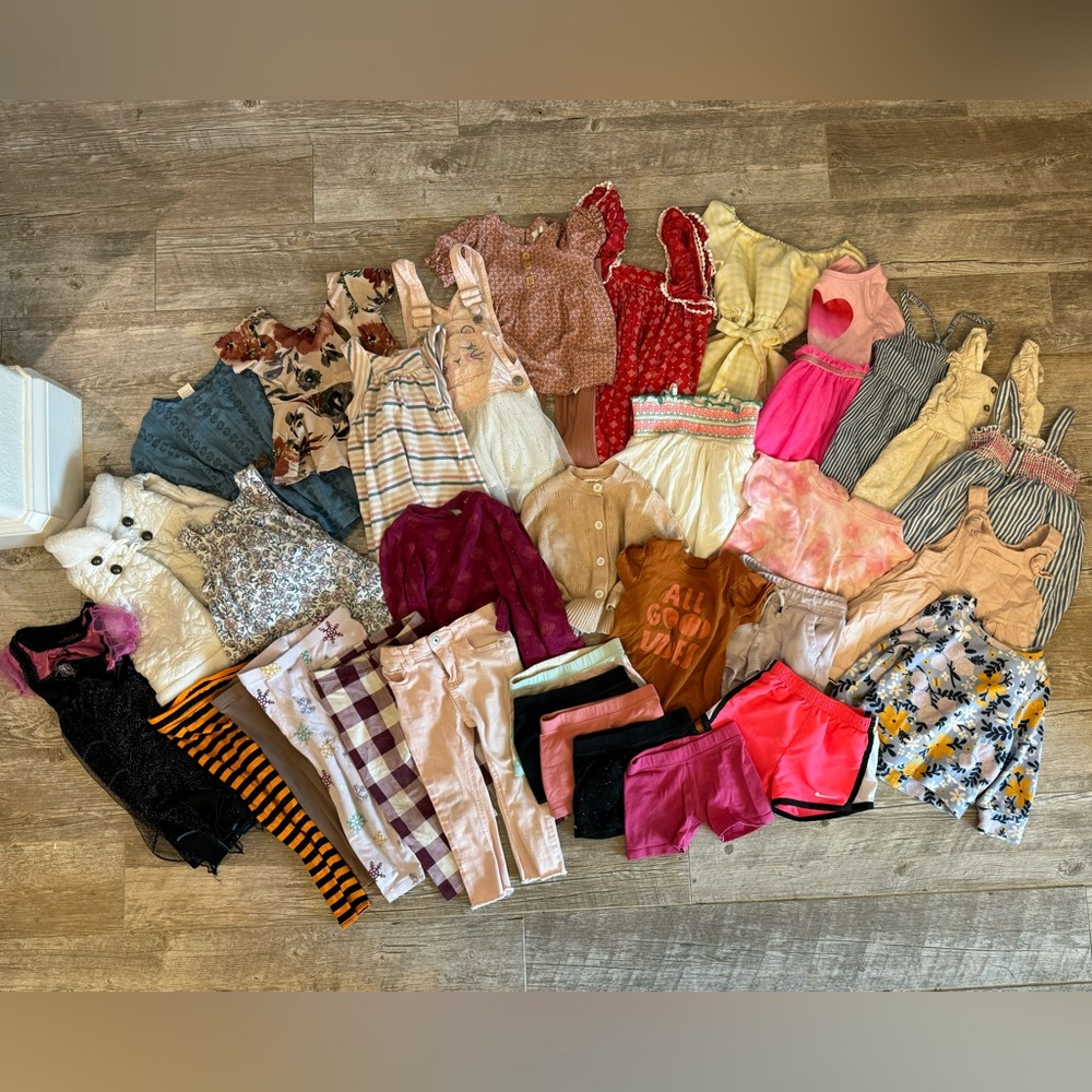 Toddler Kid Child Girl 2T Clothes Bundle 30+ Pieces (List in Description)